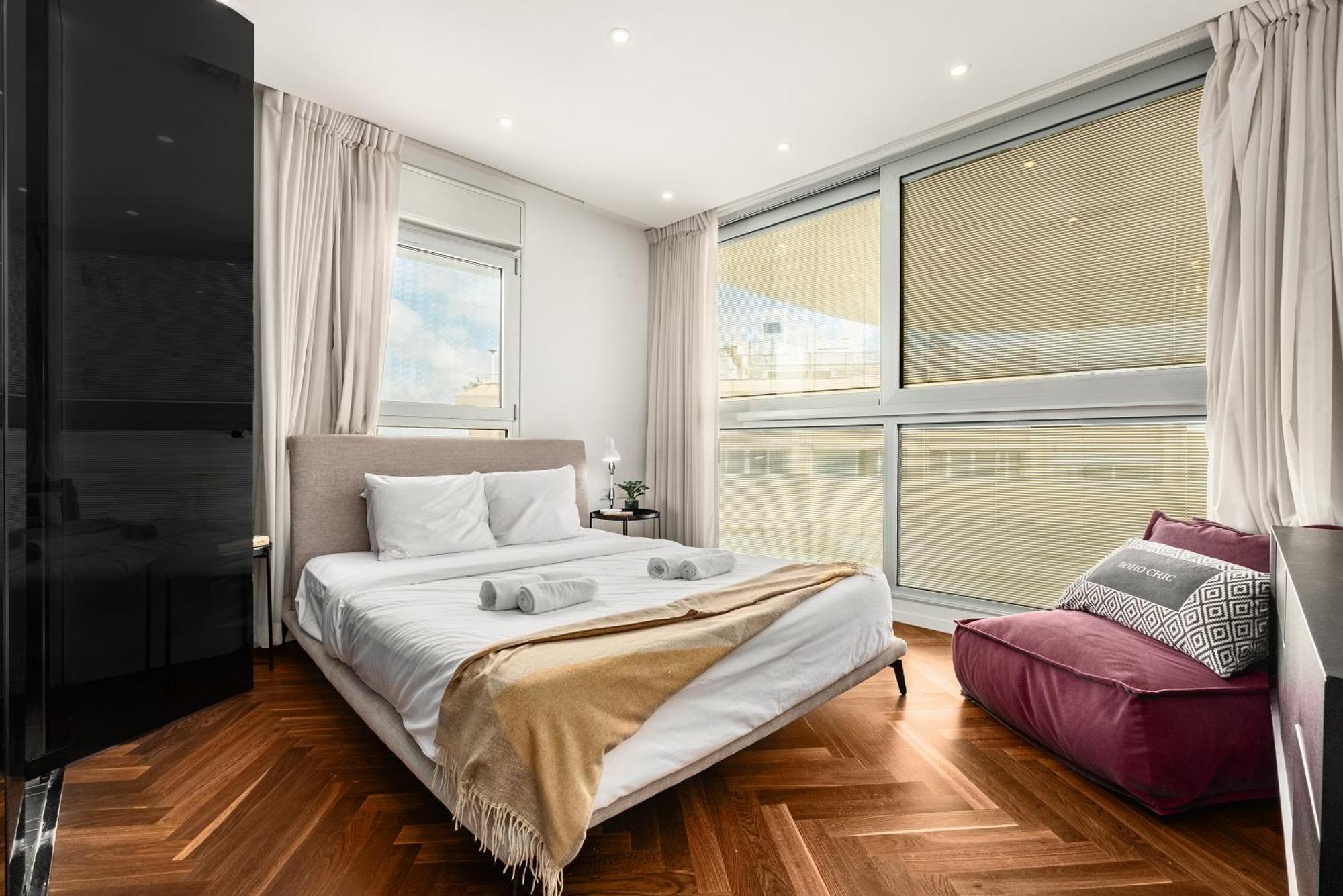 Penthouse 3Br + Roof Top + Parking - On The Beach Хайфа Экстерьер фото