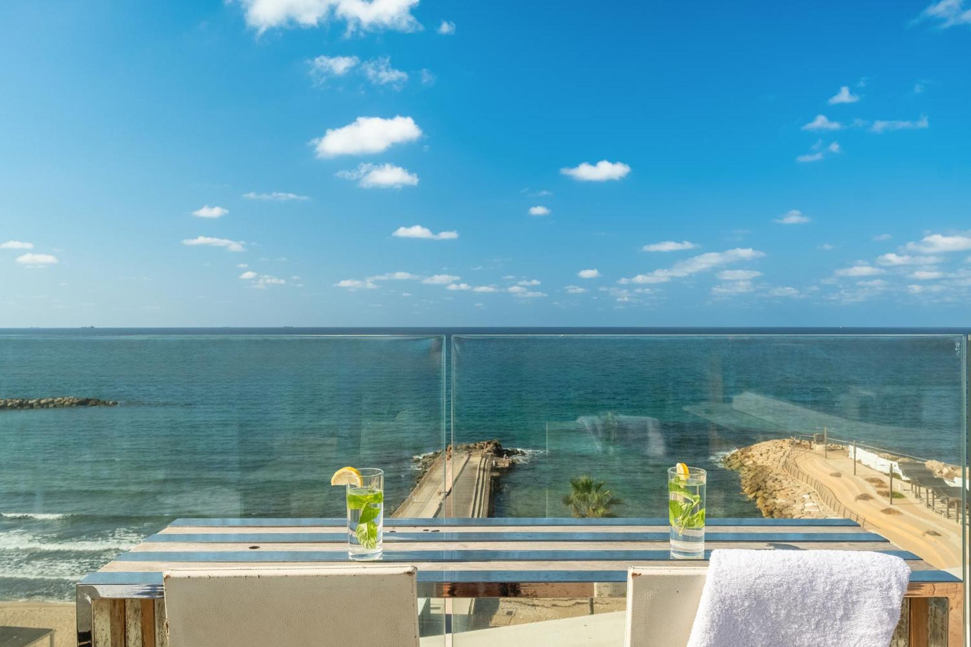 Penthouse 3Br + Roof Top + Parking - On The Beach Хайфа Экстерьер фото